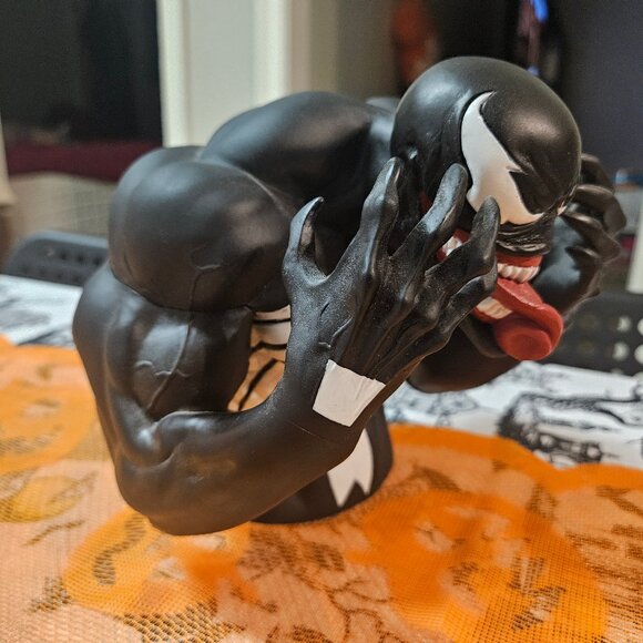 Marvel Venom Bust Figure Coin Piggy Bank Spider-Man 6" - Picture 2 of 10